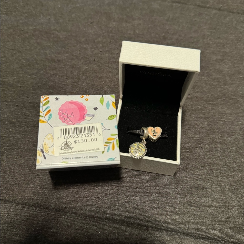 Pandora Flower and Garden passholder charm 2020